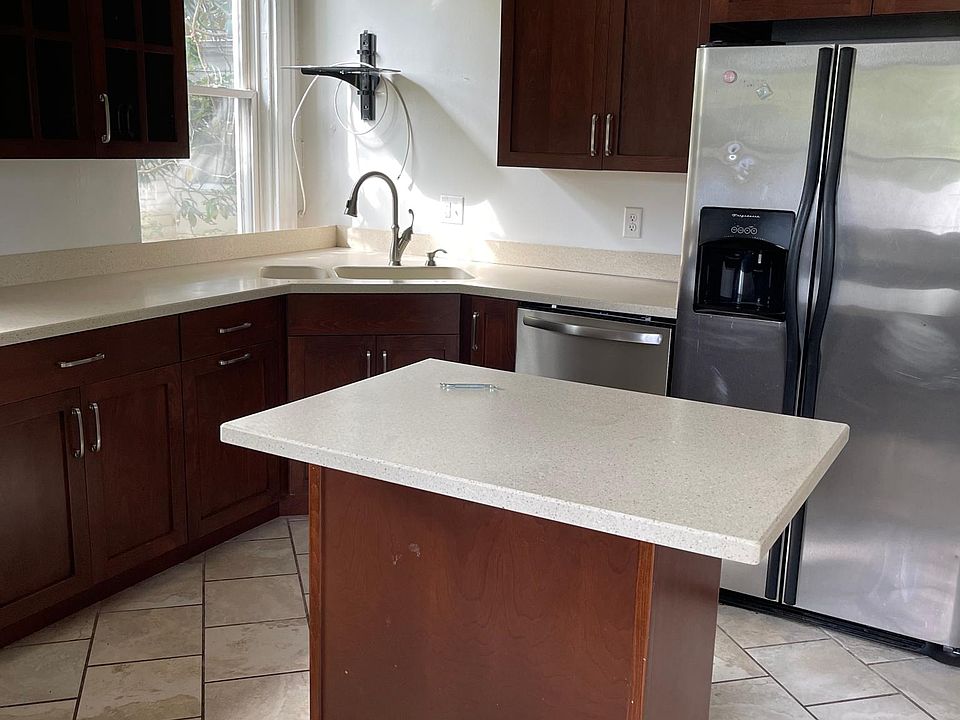 1st image of 2022 Park Ave APT B