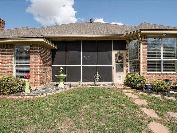 5th image of 5517 Club House Dr
