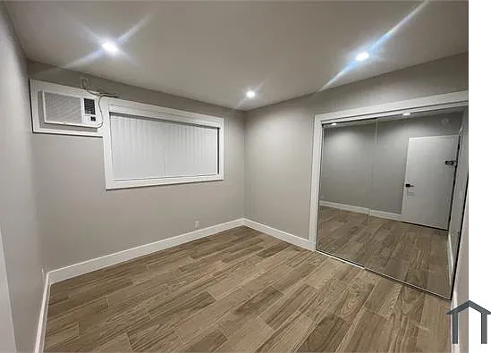 14921 Vanowen St #4 — Photo 9
