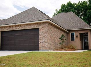 214 Marston House Dr, Youngsville, LA 70592