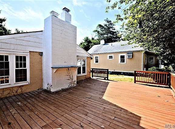 4th image of 715 Emerson Ave