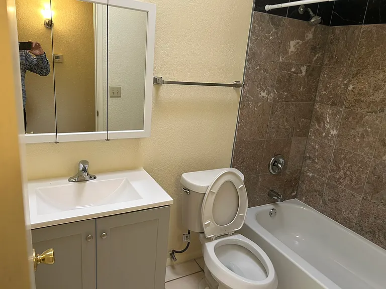 E 2nd Pl — Photo 56