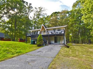 133 Deer Trail Dr, Hawley, PA 18428