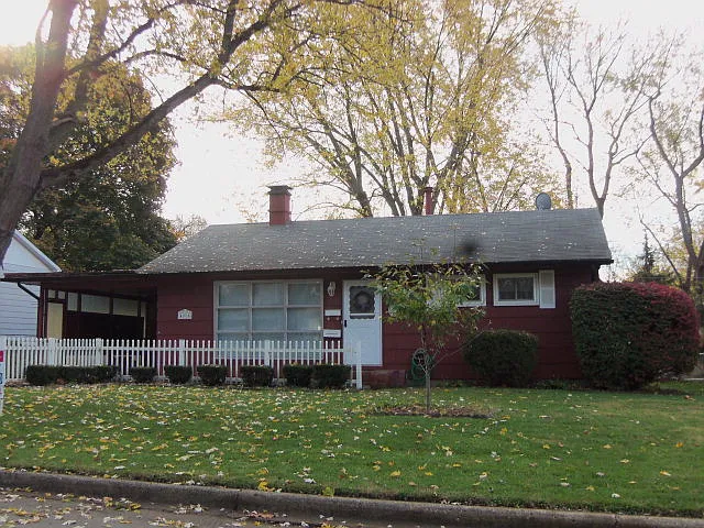 408 Dawn Ave photo 1