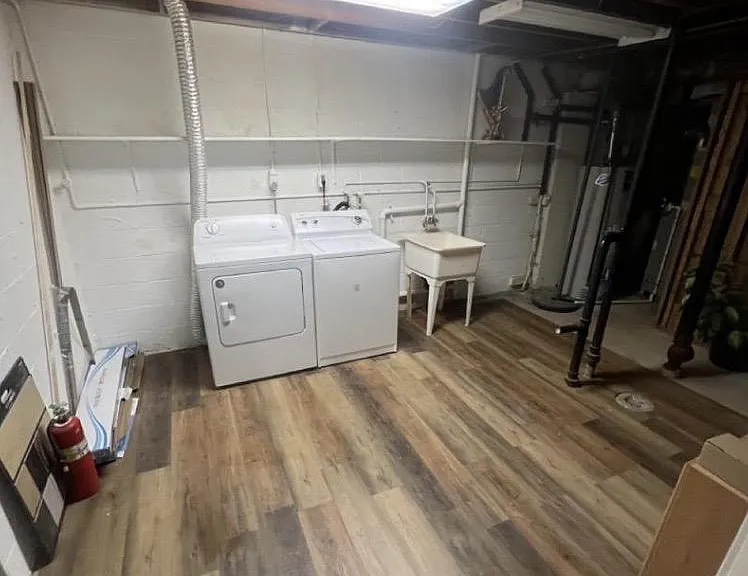 5748 Yellowrose Ct — Photo 19