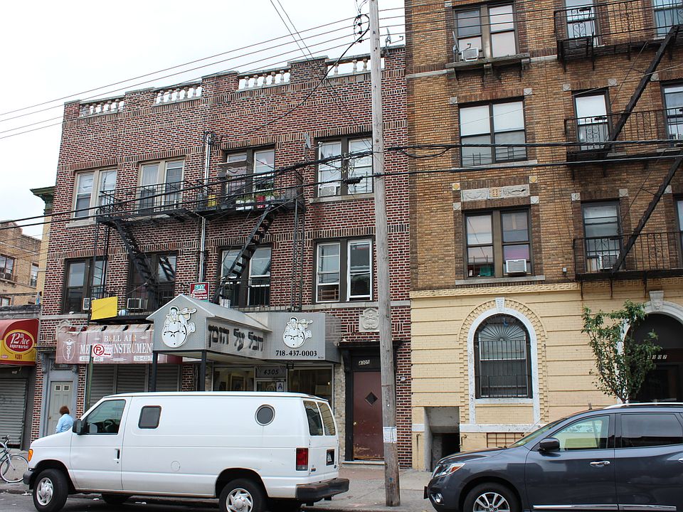 2nd image of 4305 12th Ave Ste A