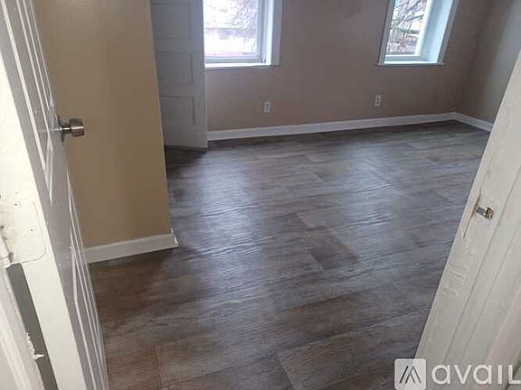 4th image of 7209 Elmwood Ave