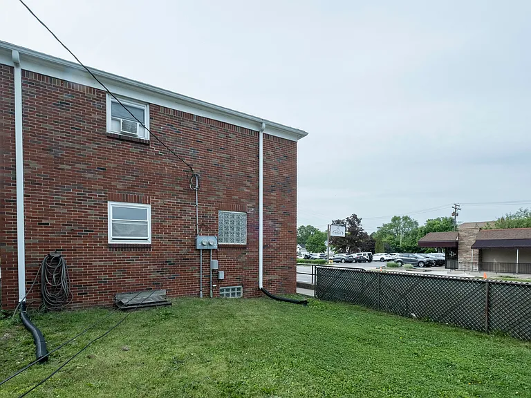 3174 Sherbrooke Rd — Photo 15