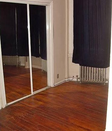 3rd image of 4922 Hazel Ave