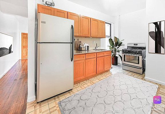 3rd image of 141 Edgecombe Ave #14A