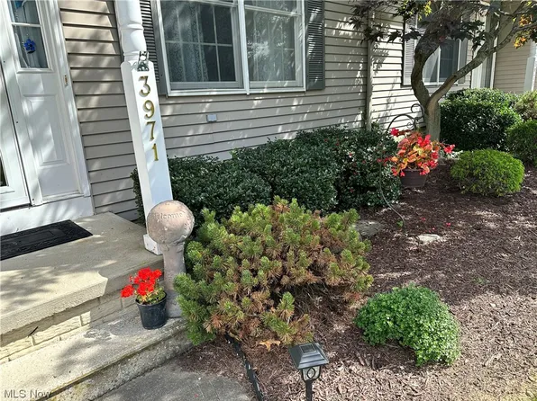 3971 Woodland Dr, Vermilion, OH 44089