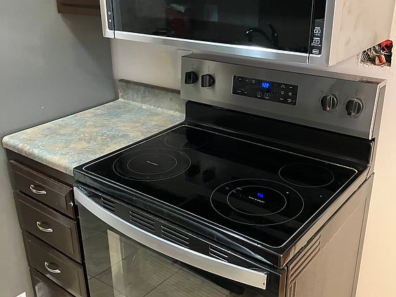 3rd image of 4425 Lela Ave NE #5