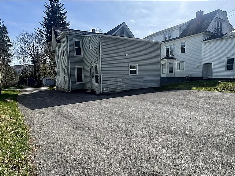 23 1/2 Cedar St — Photo 2