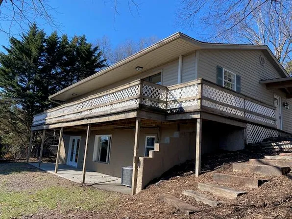 438 Klondike Cir, Kodak, TN 37764