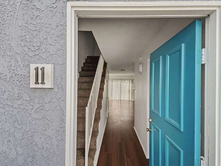 11312 Morrison St #11 — Photo 16