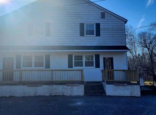 146 Walnut St APT 1A, Mont Clare, PA