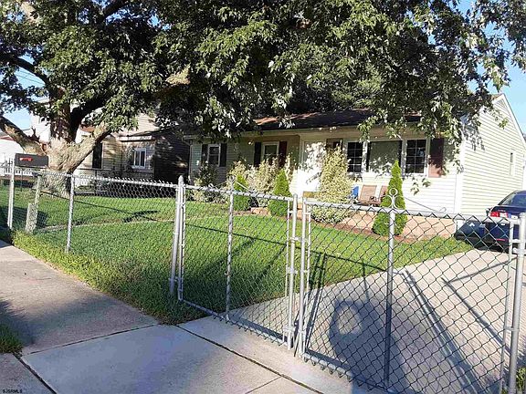 3rd image of 1036 Neumark Ave