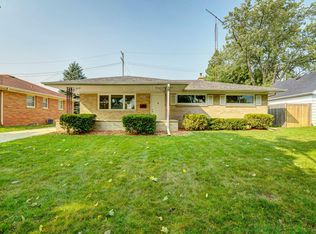 1216 Cedar Creek St, Racine, WI 53402