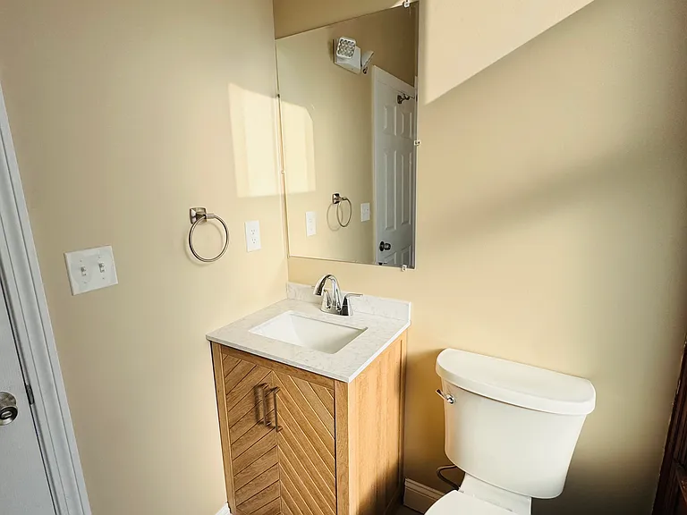 7 Oak St #1 — Photo 8