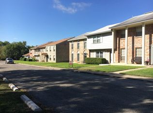 1928 Leslie Dr, Kerrville, TX 78028