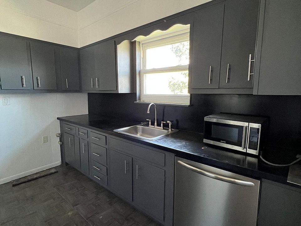 Kitchen v