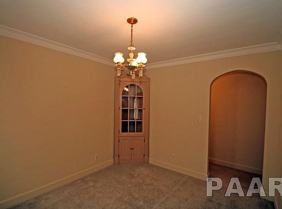 3rd image of 606 E Corrington Ave