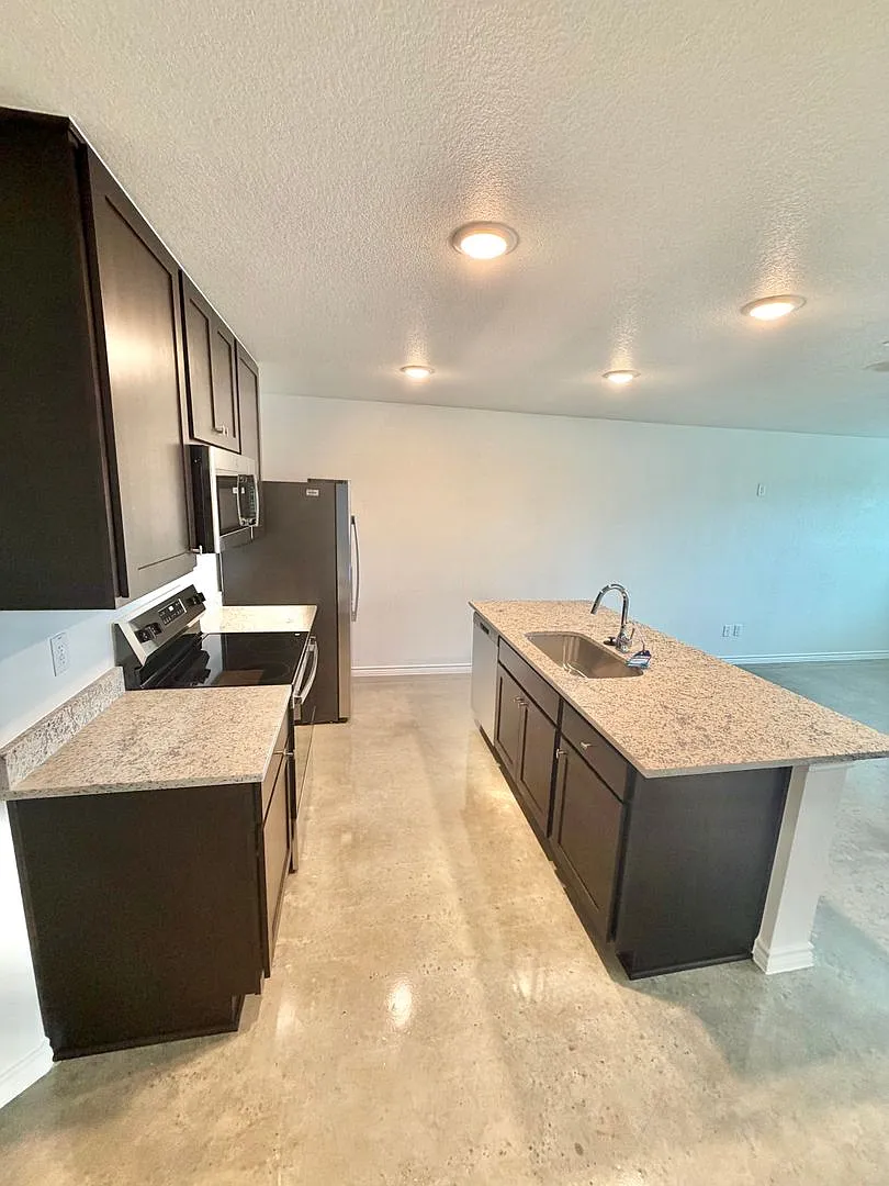 8904 Little Leaf Mullberry Dr — Photo 3