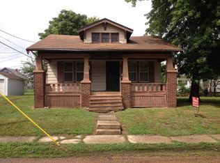 159 W Jackson St, Marshall, MO 65340