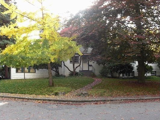 2nd image of 3177 NE 84th St