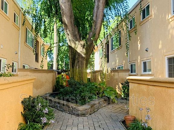 3rd image of 1819 G St APT C