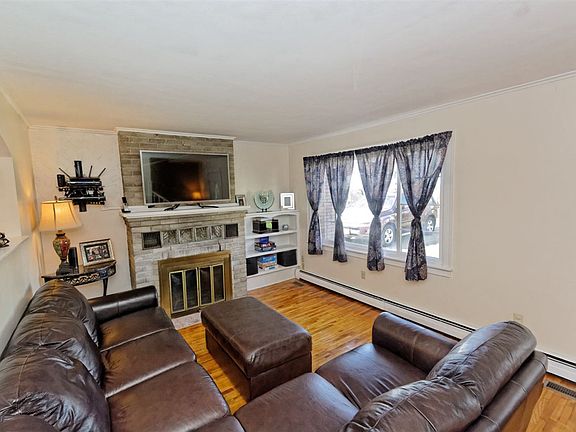 3rd image of 20 Sidney Ave