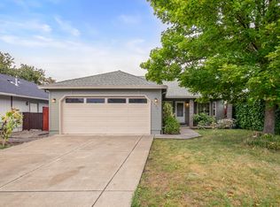 1557 Summer Pl, Talent, OR 97540