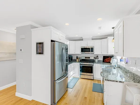 1400 Gorham St Unit 42, Lowell, MA 01852