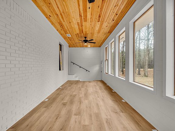 4th image of 9385 Nashville Ferry Rd E