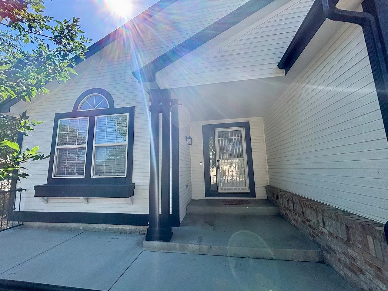 3 bed, 2014 sqft, $3,100 — Photo 2