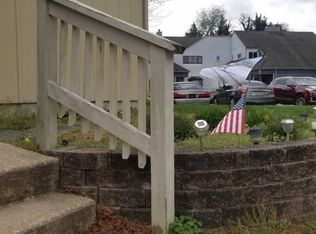 1 Dover Dr, Lindenwold, NJ 08021