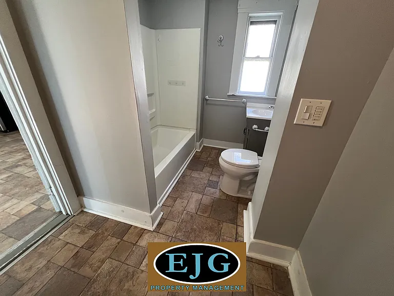 74 Ash St #1 — Photo 31