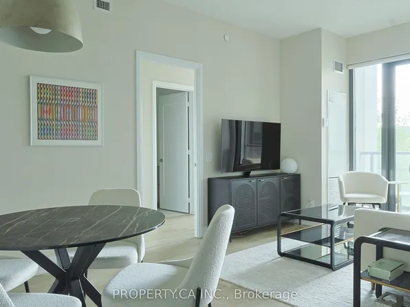 280 Howland Ave #424, Toronto, ON M5R 0C3