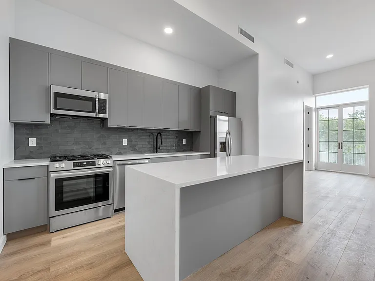 236 N 12th St #2 — Photo 7