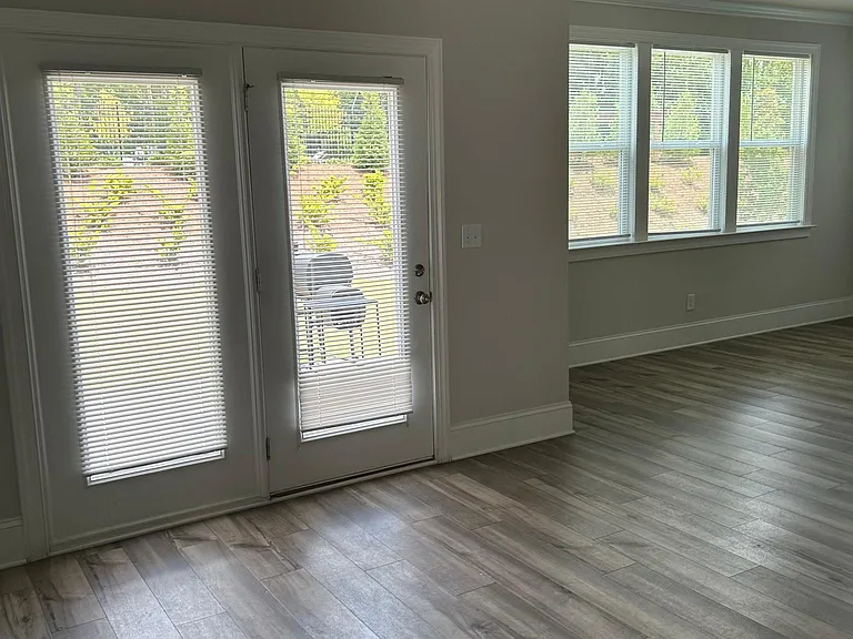 123 Vivian Ln — Photo 12