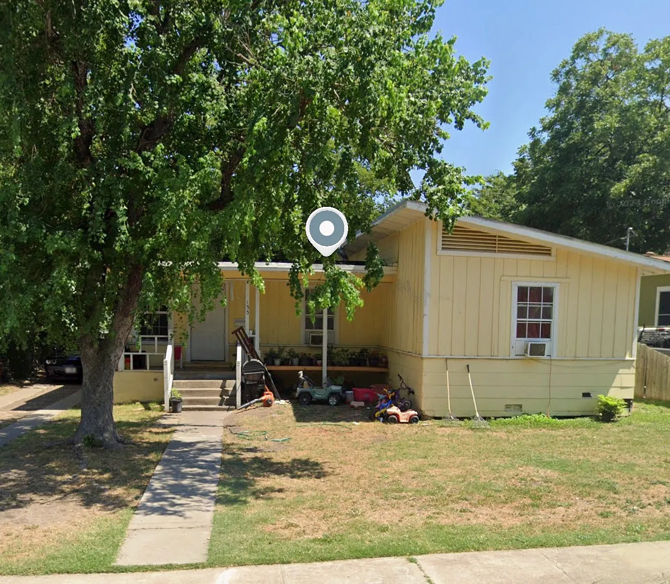 3 bed, 962 sqft, $1,350 — Photo 1