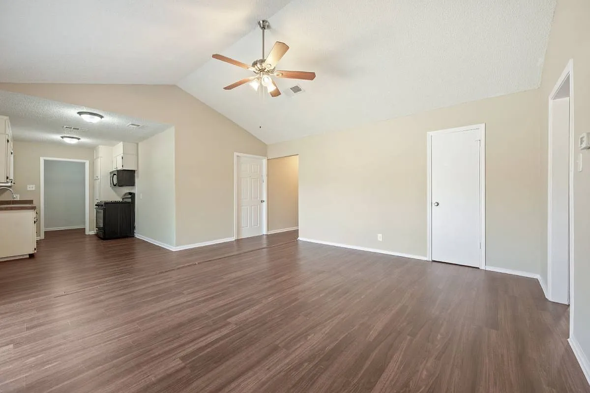 5945 Jackie Terrace in Fort Worth, TX 76148 — Photo 4