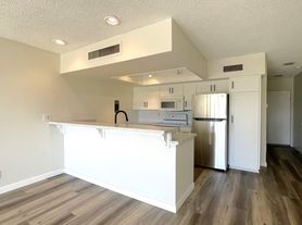 1655 E Palm Canyon Dr, Palm Springs, CA