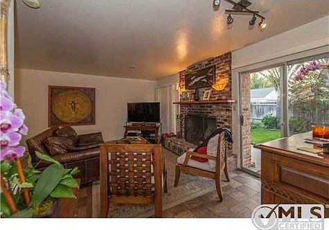 3rd image of 944 A Ave