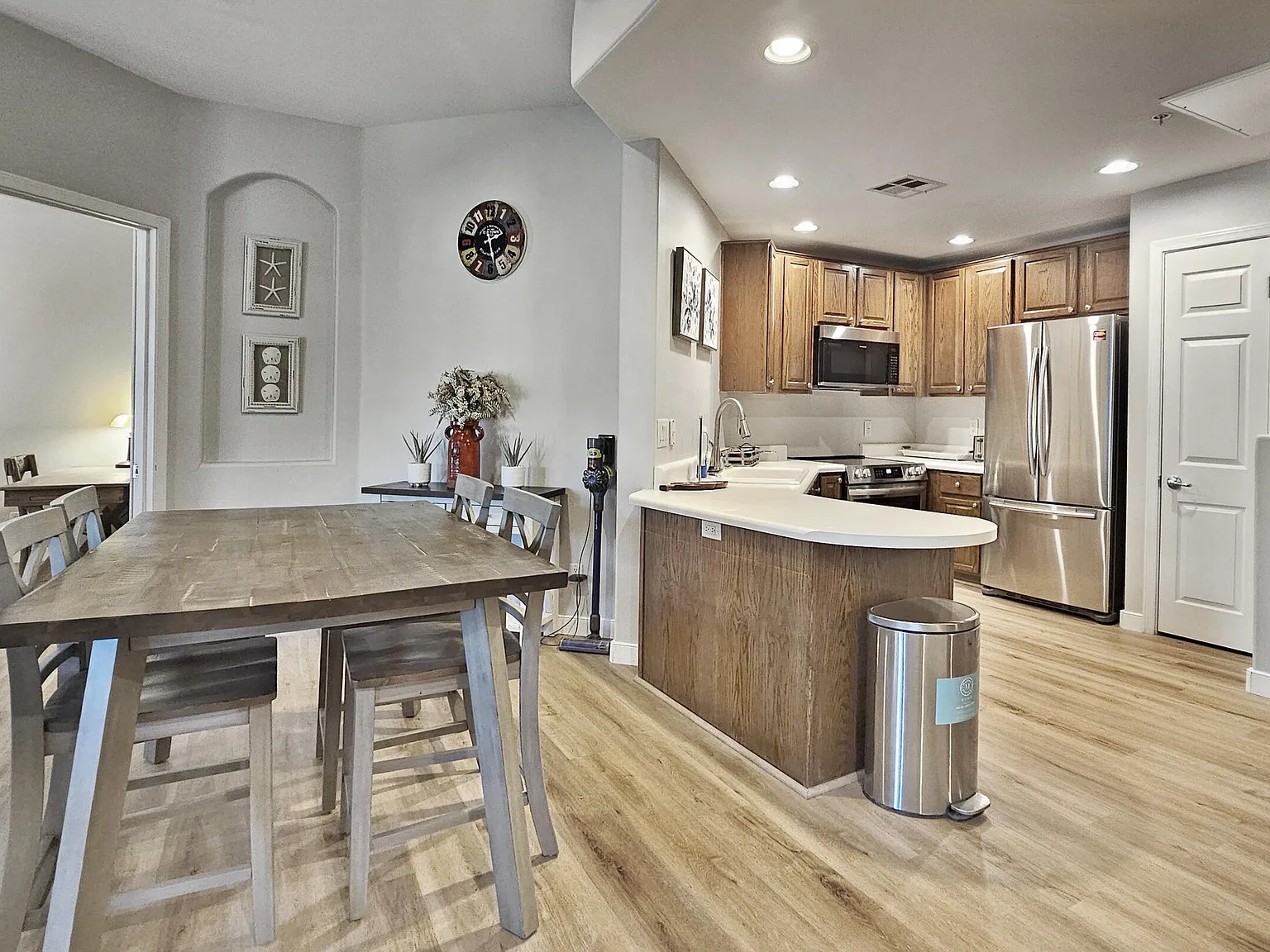 2 bed, 2.0 bath, 1154 sqft, $2,100 — Photo 3
