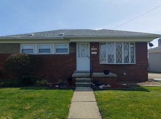 24786 Dwight St, Eastpointe, MI 48021