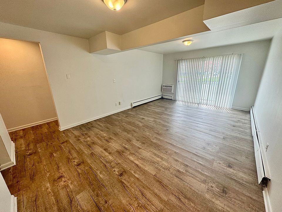 1st image of 504 Saint Johns St #101