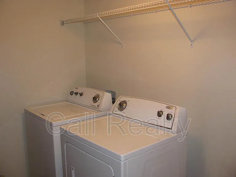 2105 N Eden St — Photo 12