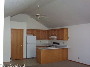 3408 W Montclair Ct, Springfield, MO 65807