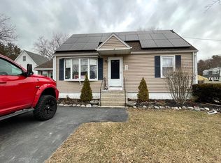 227 Pelham St, Methuen, MA 01844